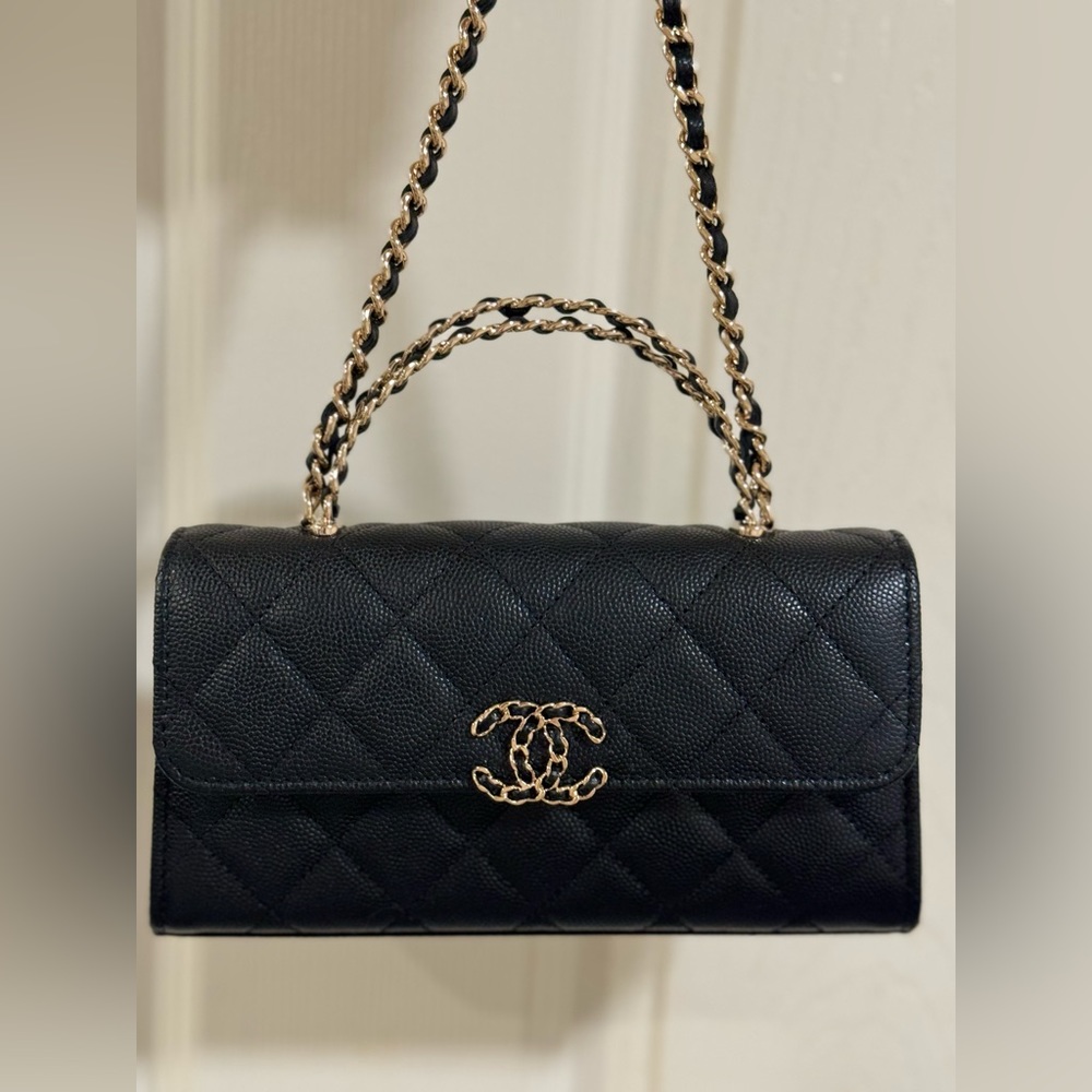 CHANEL Authentic Quilted Wallet on Chain Caviar Black 2023